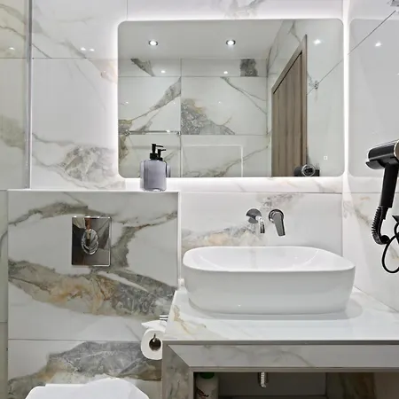 Luxury Jacuzzi - Luxury Living