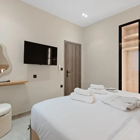 Luxury Jacuzzi - Luxury Living